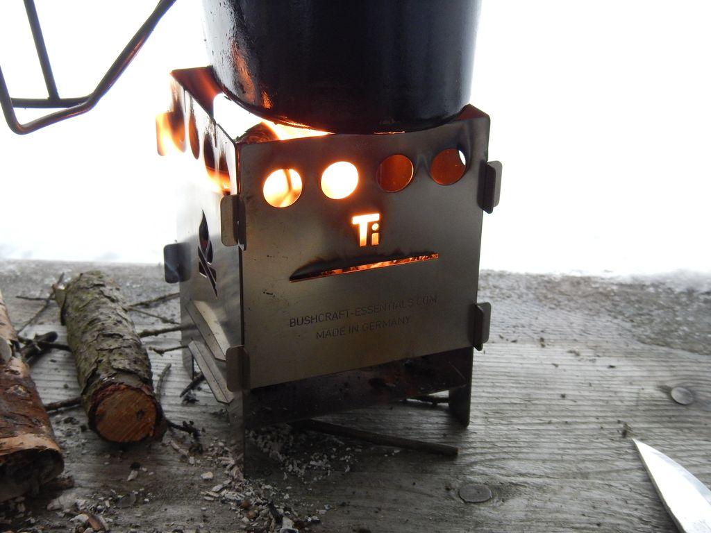 BE Bushbox Titanium Outdoor Pocket Stove - Longshot Tactical