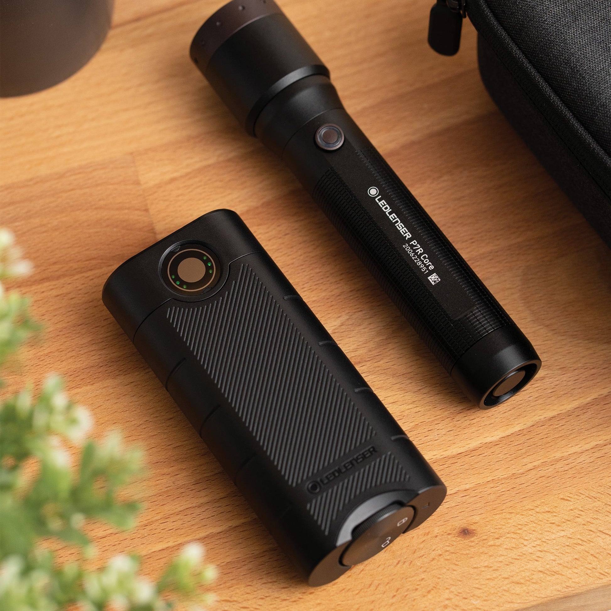 FLEX10 Li - ion Powerbank Plus 9000mAh, Includes 2 x 21700 - Longshot Tactical