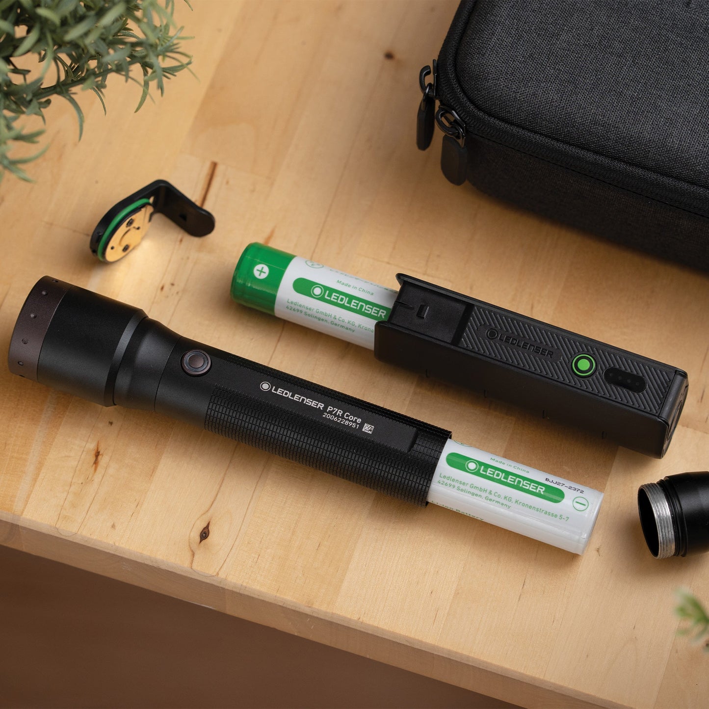 FLEX5 Li - ion Power Bank Plus 4500mAh, Includes 1 x 21700 - Longshot Tactical
